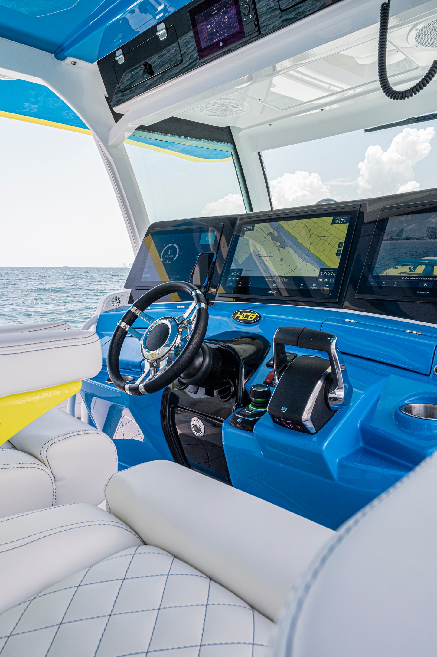 Garmin GPSMAP 8612xsv Chartplotter With Mapping and Sonar (010-02092-51) - KBM Outdoors