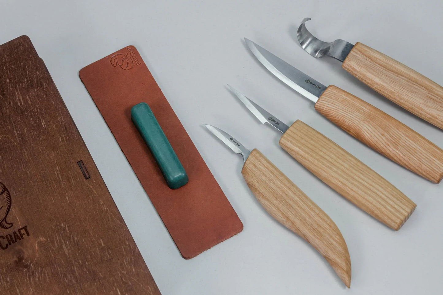 BeaverCraft Carving Knives Set of Four in a Book Case (S09)