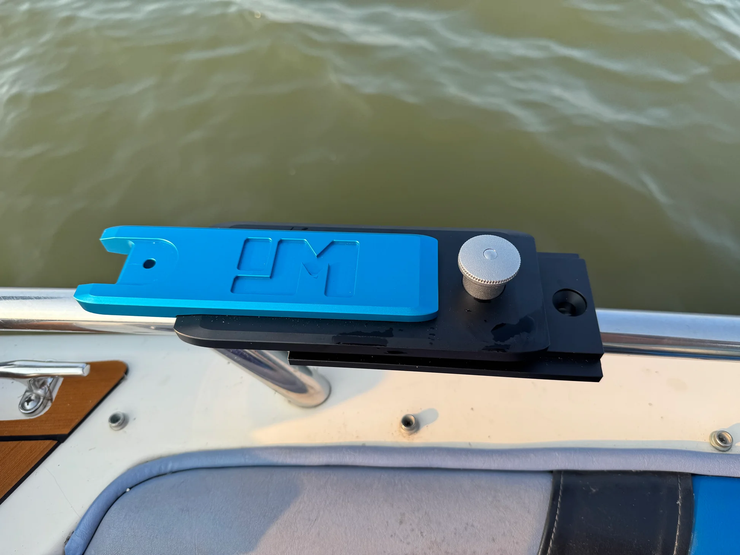 Ice Master PRO SERIES Gunnel Plate Assembly